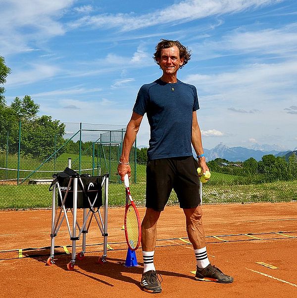 Kinder Tennis Training Trainer Hansi Kienle beim TSV Kottern Tennis